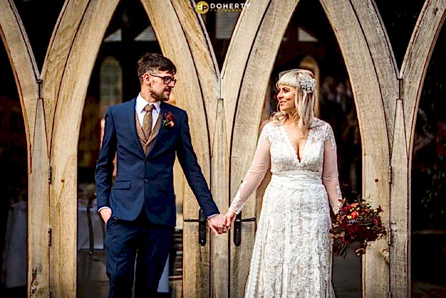 Shustoke Barn Shustoke barn Couple in Archway