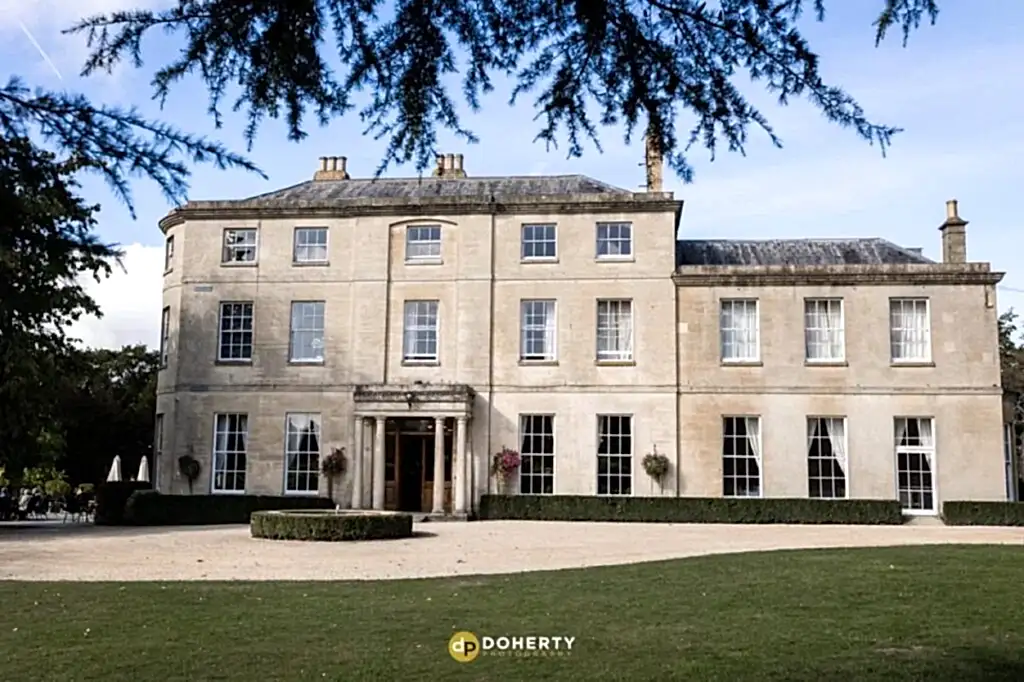 Eastington Park Wedding Photographer - Cotswolds wedding venue